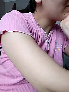 Emi_hot1のライブXXXチャット