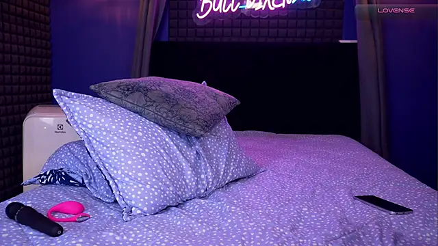 bull_vixen2001n Live XXX chat