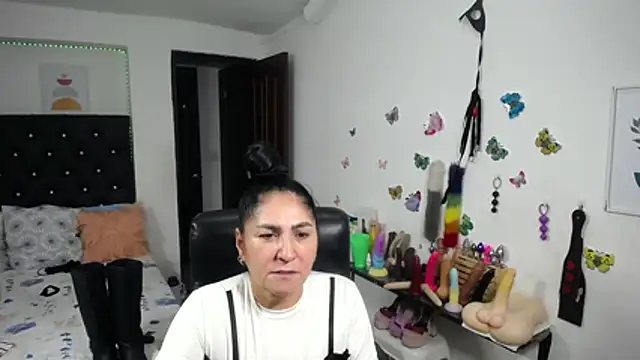 Chat +18 de mature_bigboobs10 ao vivo