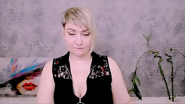 Djullia: απευθείας συνομιλία ΧΧΧ