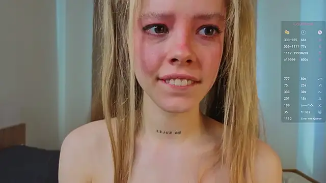 TiffinyMergist 即時 XXX 聊天