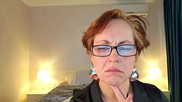 Онлайн чат XXX LioraWeiss