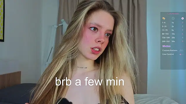 TiffinyMergist Adlı Modelin Canlı XXX Sohbeti