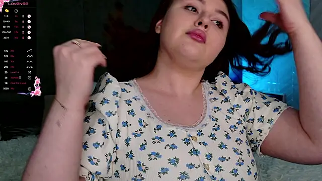 XXX chat uživo modela Mia_Pearl