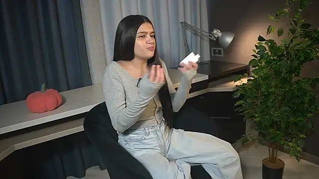 XXX chat uživo modela DevoraHondel