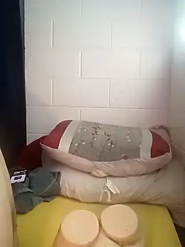 Chat +18 de k1oudE ao vivo