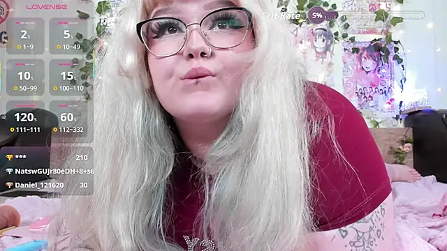 _CandyM1lky_ live XXX chat