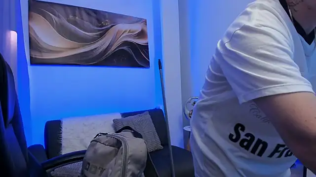 Chat +18 de Leoo_Miller ao vivo