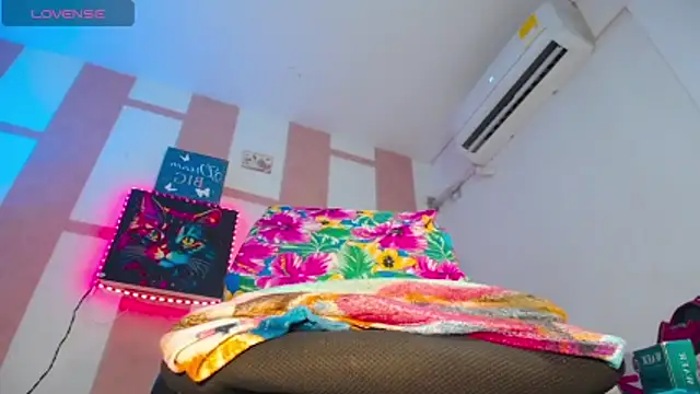 OpraxBellinda Adlı Modelin Web Kamerası Şovu