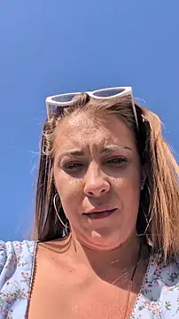 Risky_julia2330 Webcam-Show