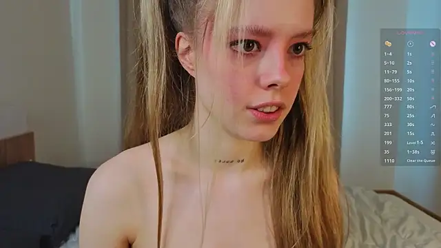 TiffinyMergist 即時 XXX 聊天