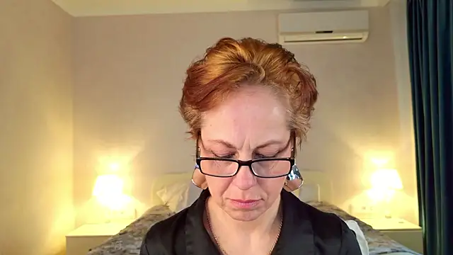 LioraWeiss Chat XXX live