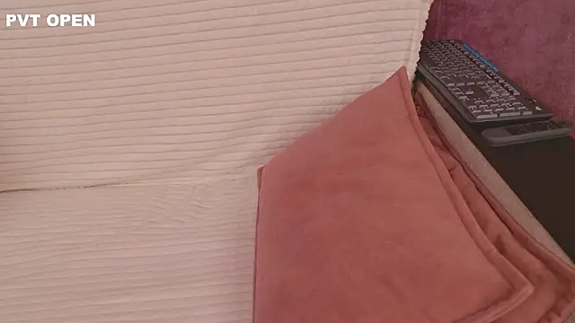 hlopushkahouse's Live XXX Chat