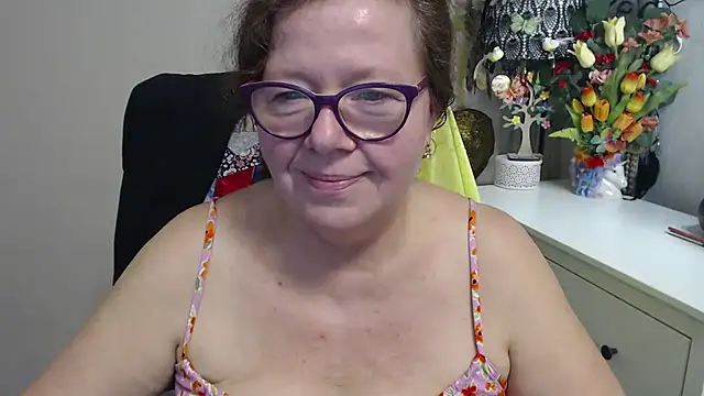 Chat XXX en directo de Adelewildx