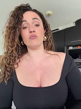 Chatroom XXX en direct de Clarasense__