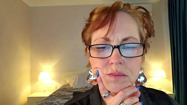 LioraWeiss Adlı Modelin Canlı XXX Sohbeti