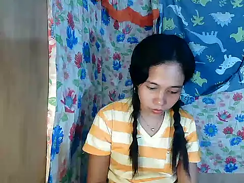PinaySkinnyGirl Webcam show