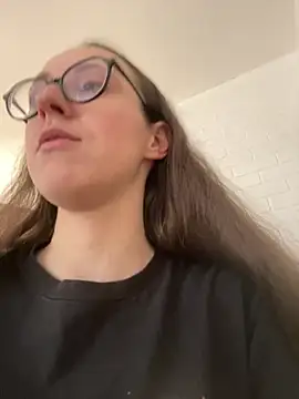 Chat +18 de MartiniiSelenna ao vivo