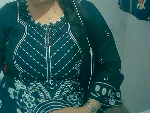 Cute_Aliyaa: онлайн-секс-чат