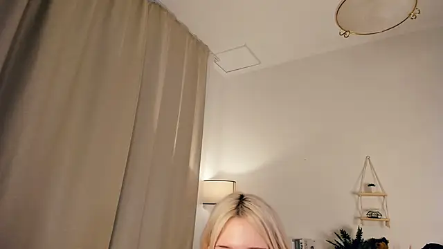 LaureMestler's Webcam Show