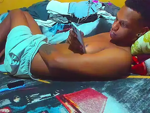 aunstin_farid1 Adlı Modelin Canlı XXX Sohbeti