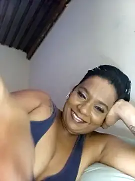 MiZzCreatorのライブXXXチャット