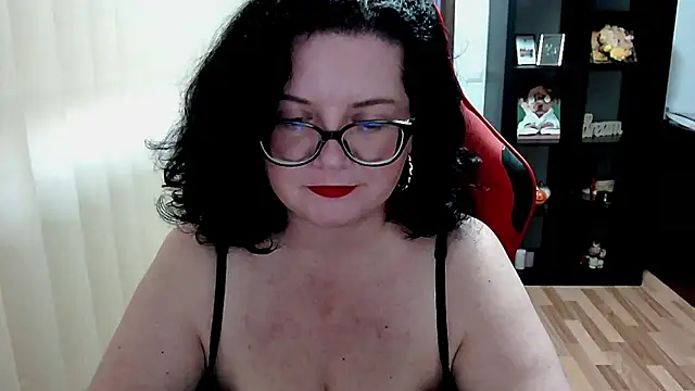 Chat +18 de MissTroublle ao vivo