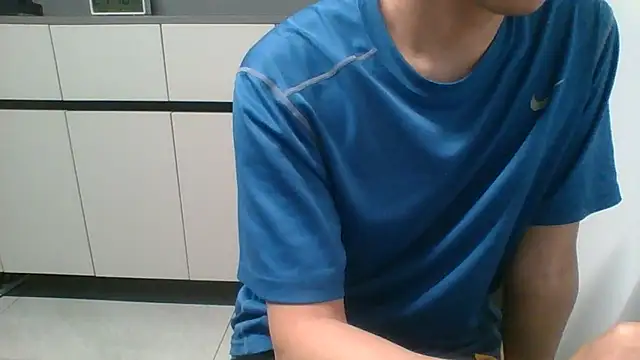 nole_china7: διαδικτυακό σόου στην κάμερα