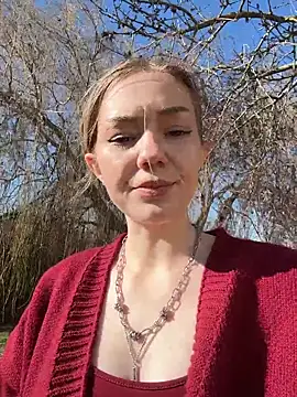 MilaMoone: απευθείας συνομιλία ΧΧΧ