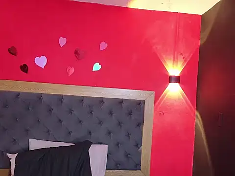 YayaHilton's Live XXX Chat