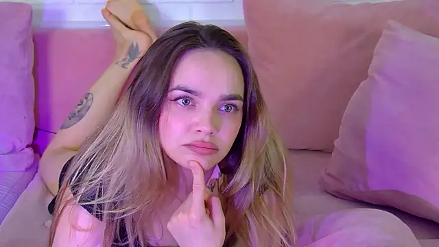 AnitaVenture Adlı Modelin Canlı XXX Sohbeti