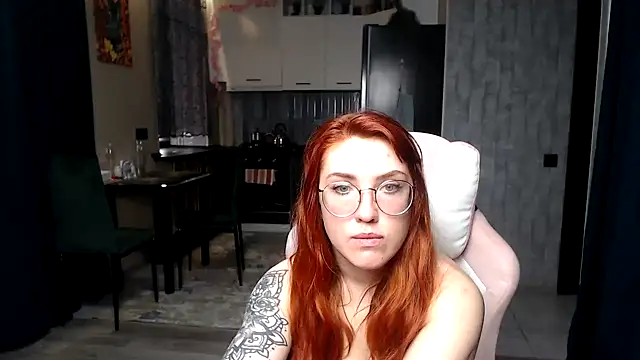 Reginasmilee Adlı Modelin Canlı XXX Sohbeti