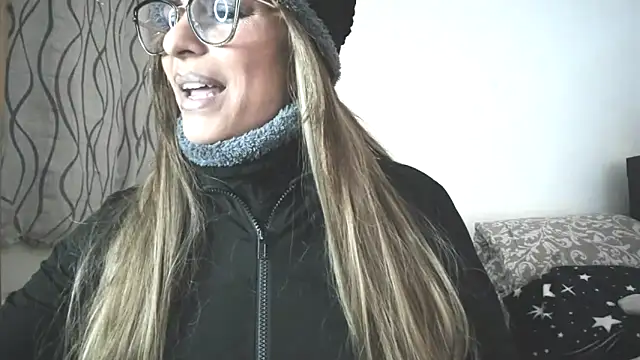 CristalDivine's Live XXX Chat