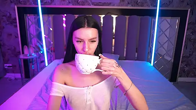 Snow_WhiteeeX's Live XXX Chat