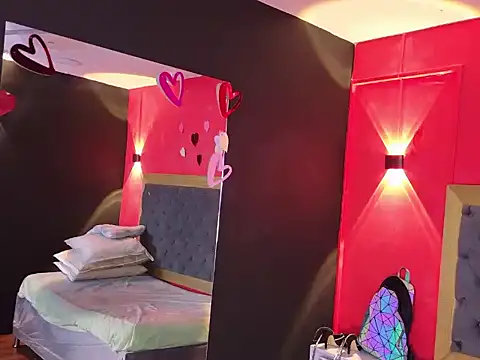 YayaHilton 即時 XXX 聊天