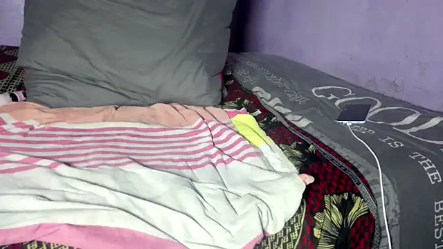 wilmaassylum Show in webcam