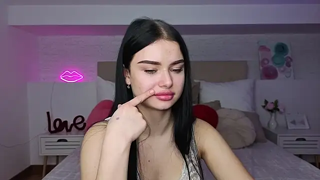 Silena_sky's Live XXX Chat