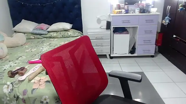 แชท XXX สดของ pervert_mommy_