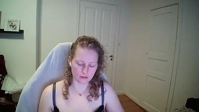 Girlnina-1995 Chat XXX in diretta