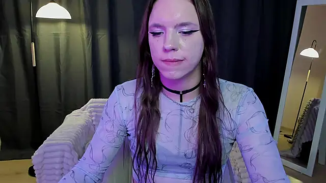 Madison_dolly Show in webcam