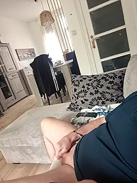 KnownObligation1: вебкам-шоу