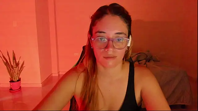 atenas_05_'s Live XXX Chat