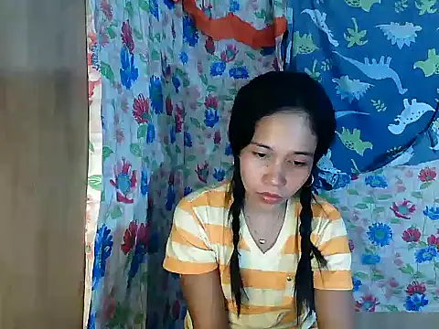 PinaySkinnyGirl live XXX chat