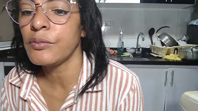 kateleyagrey Chat XXX in diretta