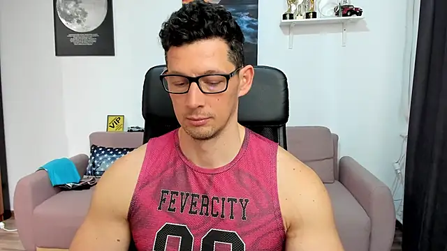 دردشة BrutusK08 الجنسية المباشرة