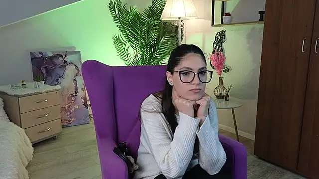 EarleenWoolbright Adlı Modelin Canlı XXX Sohbeti