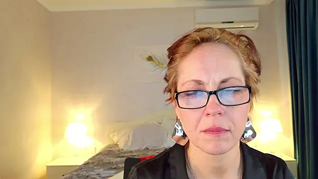 Chat +18 de LioraWeiss ao vivo