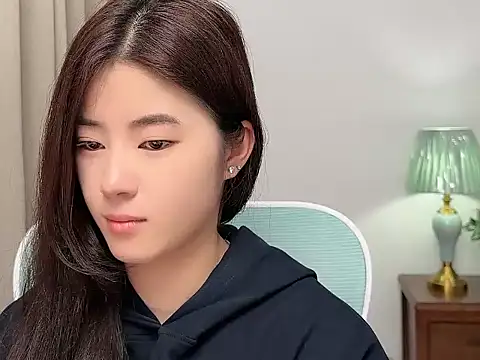 Nicole20266 Adlı Modelin Web Kamerası Şovu