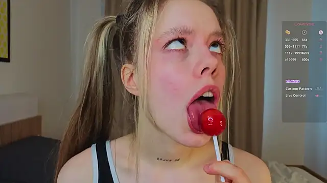 TiffinyMergist Adlı Modelin Web Kamerası Şovu