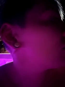 Živý XXX chat PinkTheHawk